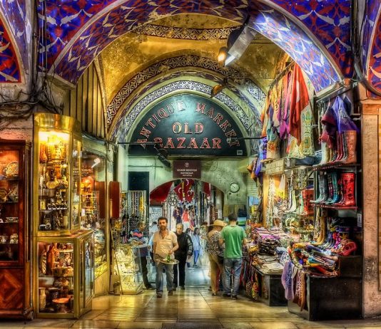 Istanbul’s Grand Bazaar, 3000 shops in one spot